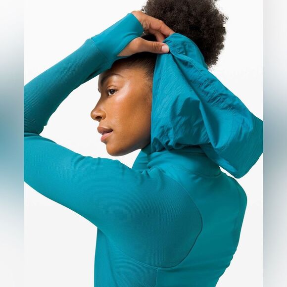 Lululemon Far and Free Jacket in Hawaiian Blue 12 - Picture 2 of 14